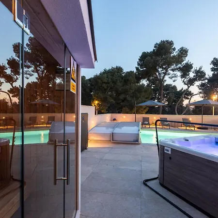 Salteria 3, Pool, Private Territory, Pinery